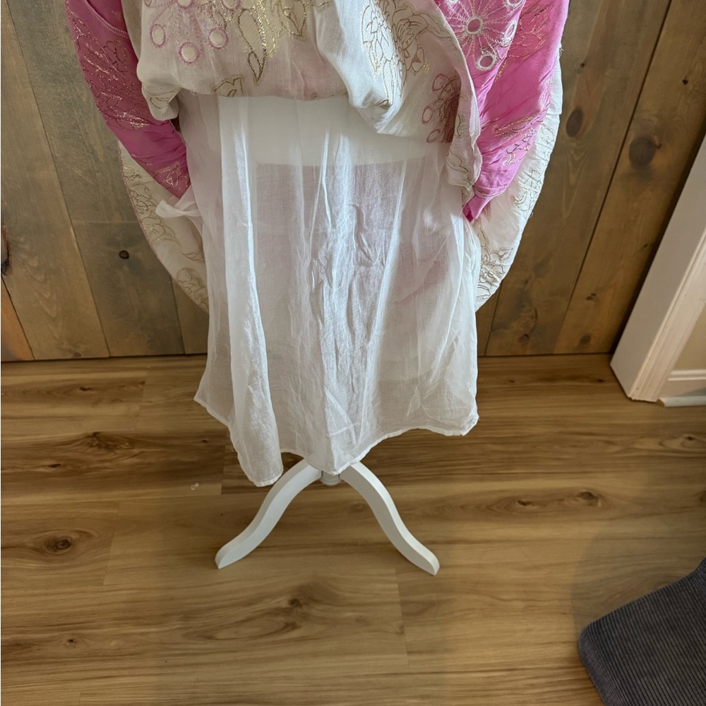 Floral Embellished Maxi Dress in Pink and Cream - 076 - Picture 6 of 7